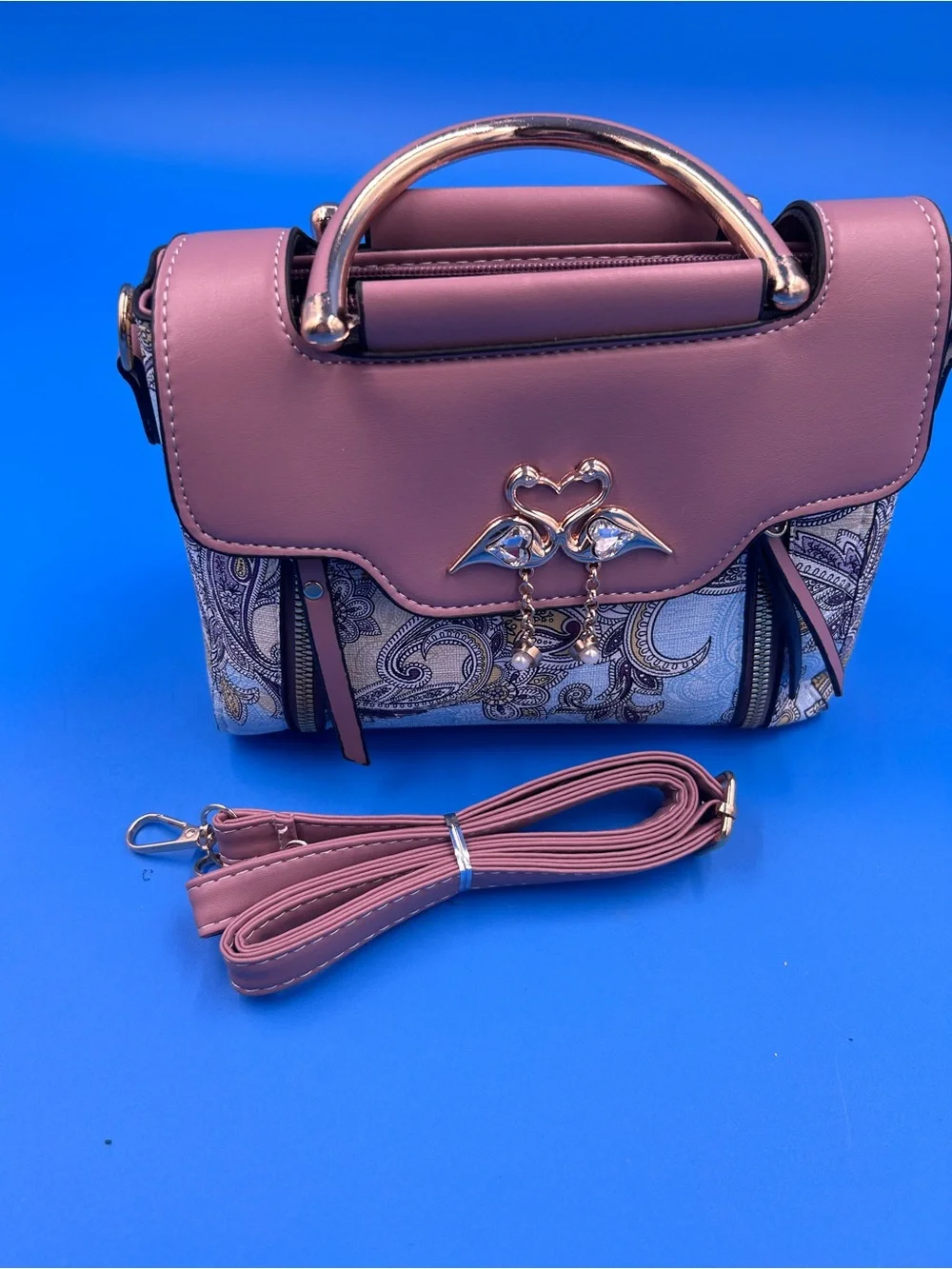 The Unbranded Brand chic pink